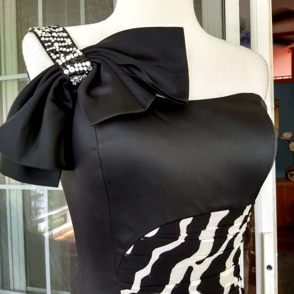 Alberto Makali formal dress